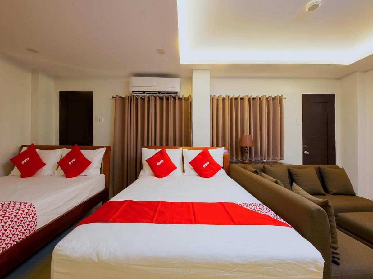 Oyo 848 Dona Aurora Condotel Кесон-Сіті Екстер'єр фото