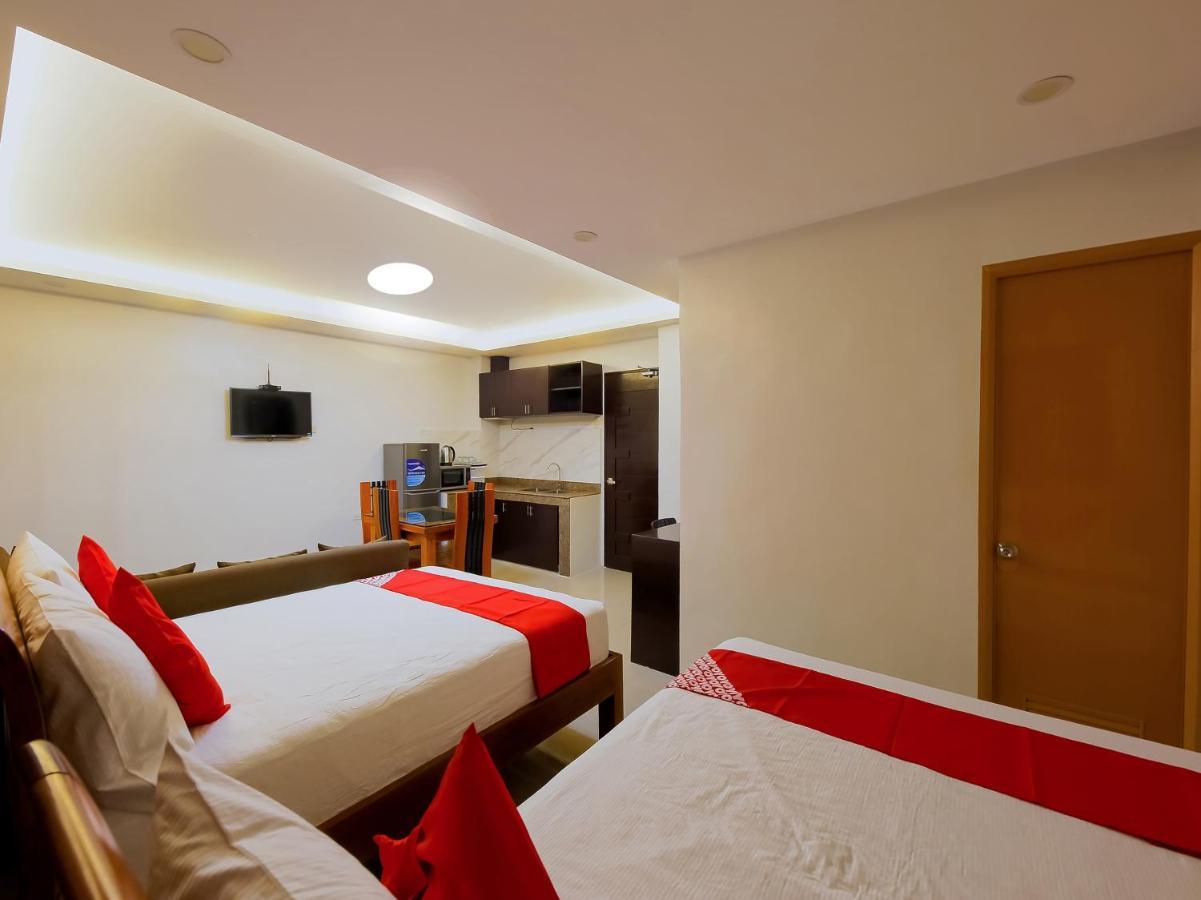 Oyo 848 Dona Aurora Condotel Кесон-Сіті Екстер'єр фото